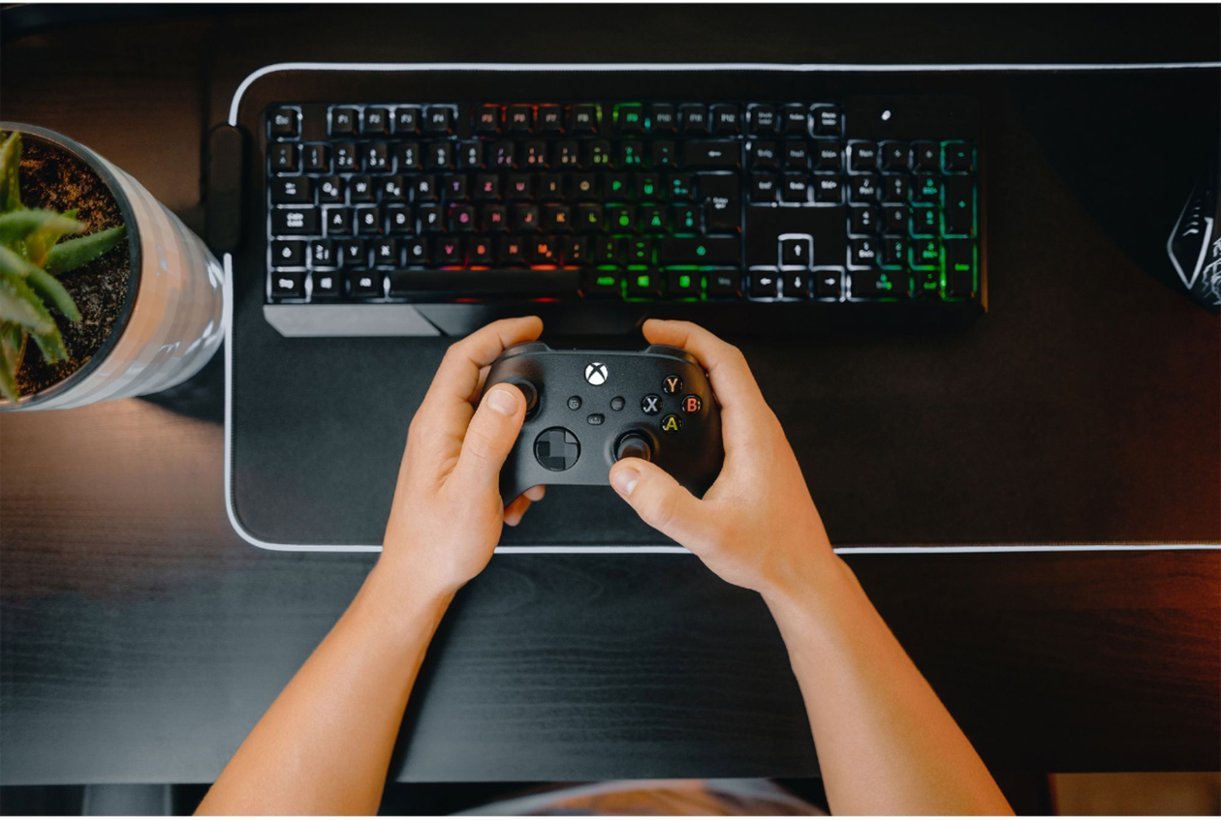 Microsoft Xbox Series X/S/One Wireless Controller (Latest Model) - Carbon Black (Pre-Owned)