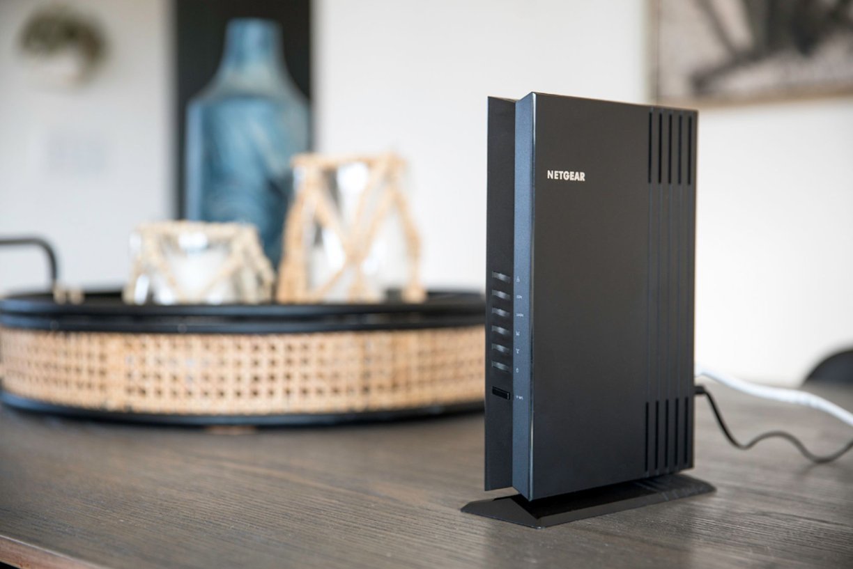 NETGEAR EAX20 AX1800 WIFI 6 Mesh Desktop Range Extender and Signal Booster Black (Certified Refurbished)