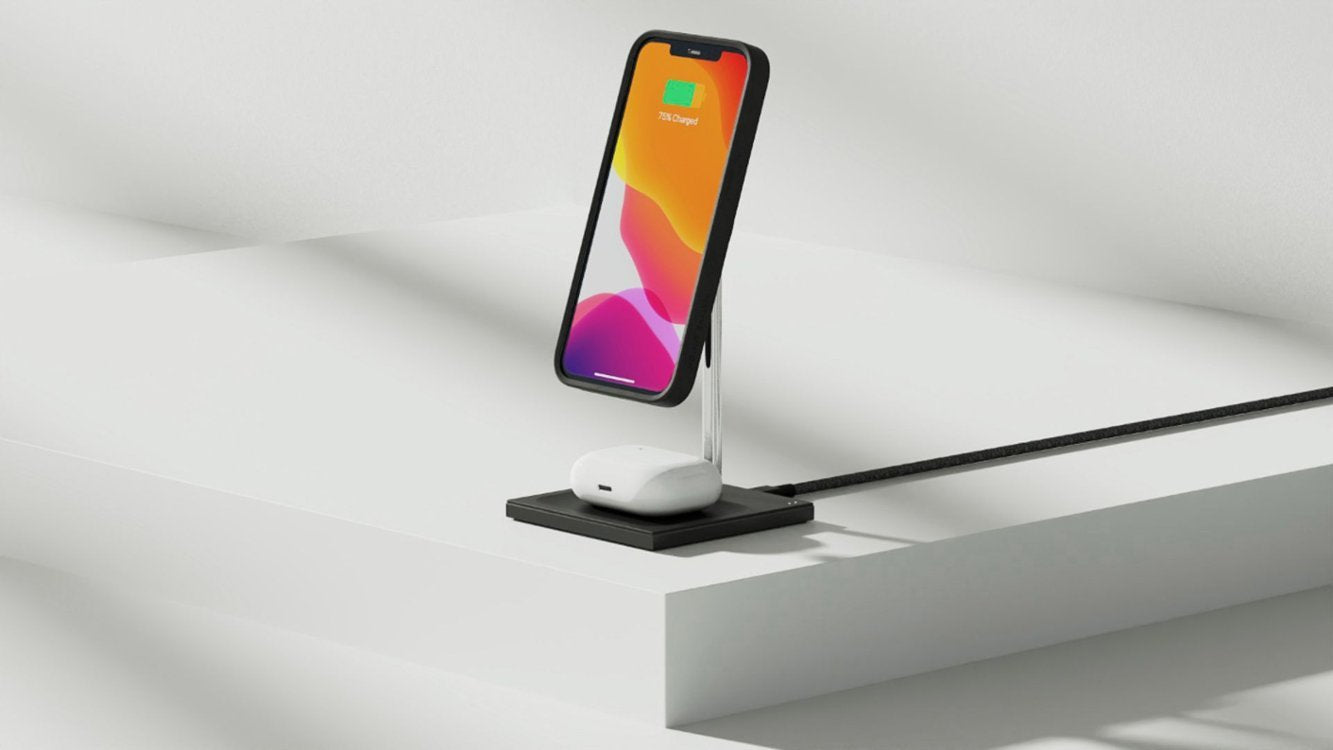 Native Union Magnetic Wireless Charging Pad for Qi-Compatible Devices - Black (Renewed)