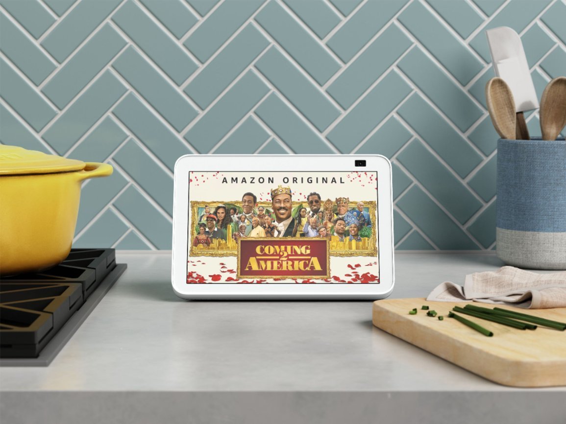 Amazon Echo Show 8 (2nd Gen) HD smart display with Alexa - Glacier White (Certified Refurbished)