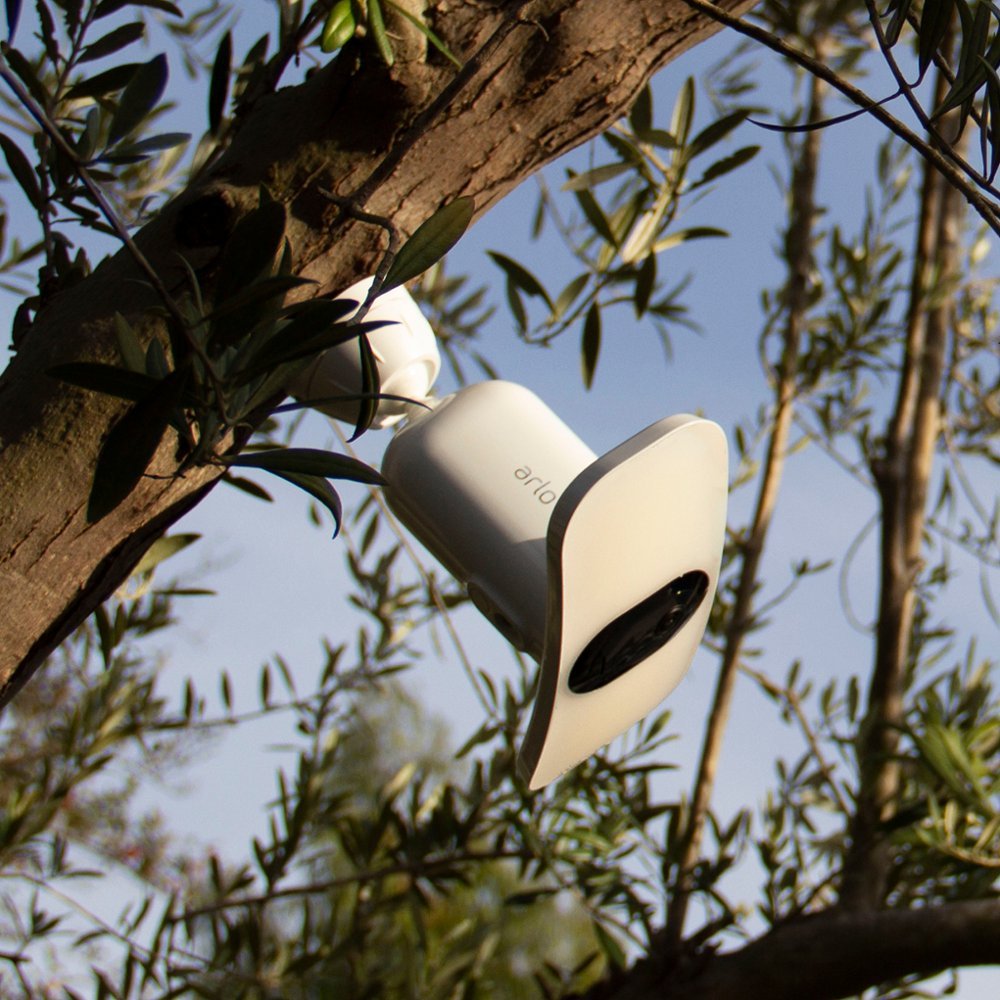 Arlo Pro 3 Indoor/Outdoor Wire-Free 2K HDR Floodlight Camera - White (New)