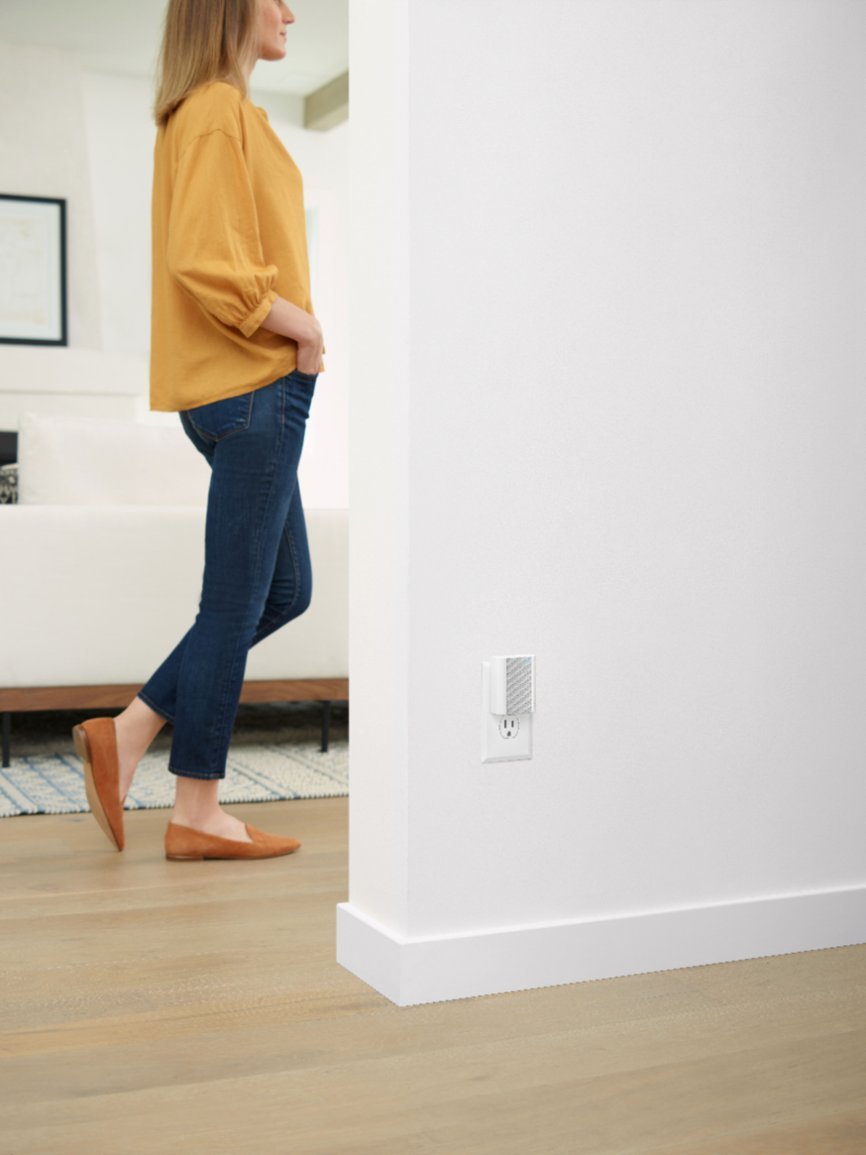 Ring Chime Wi-Fi Enabled Plug-In Chime for Ring Devices - White (Refurbished)