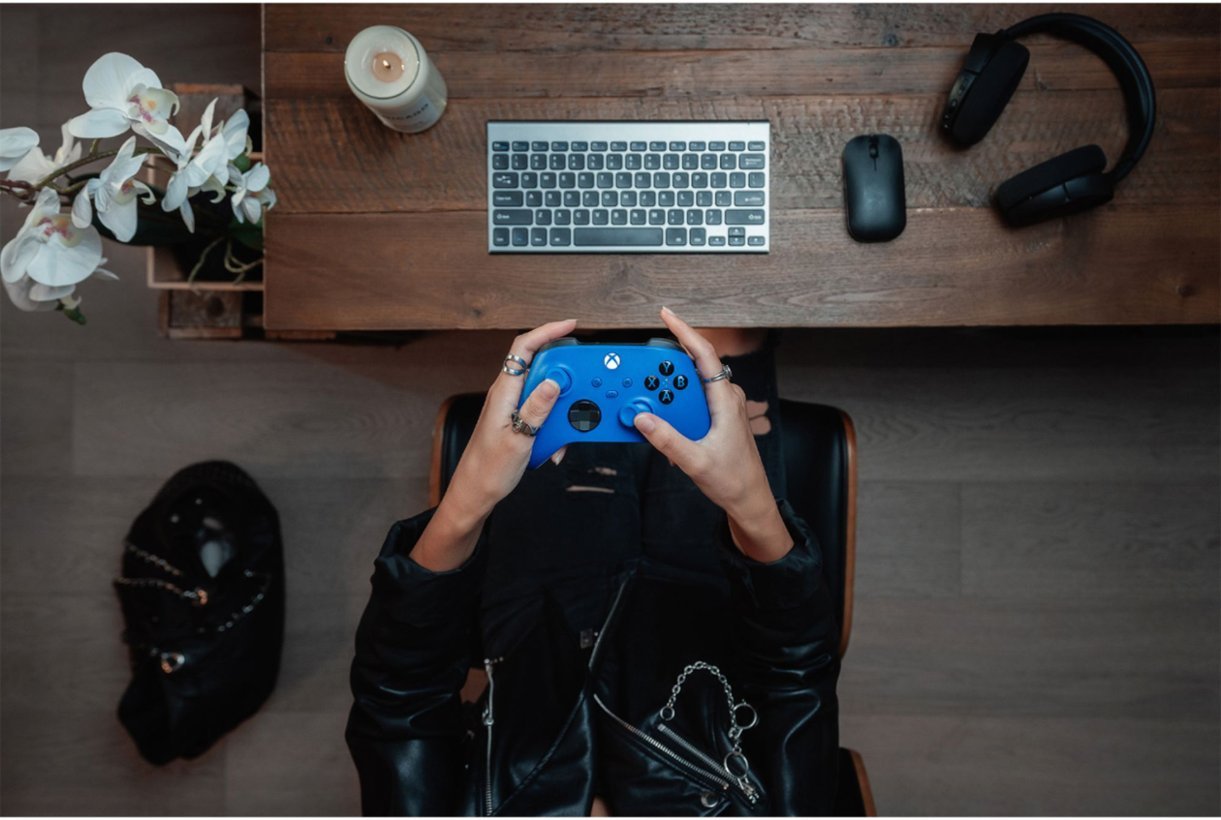 Microsoft Xbox Series X/S/One Controller - Shock Blue (Refurbished)